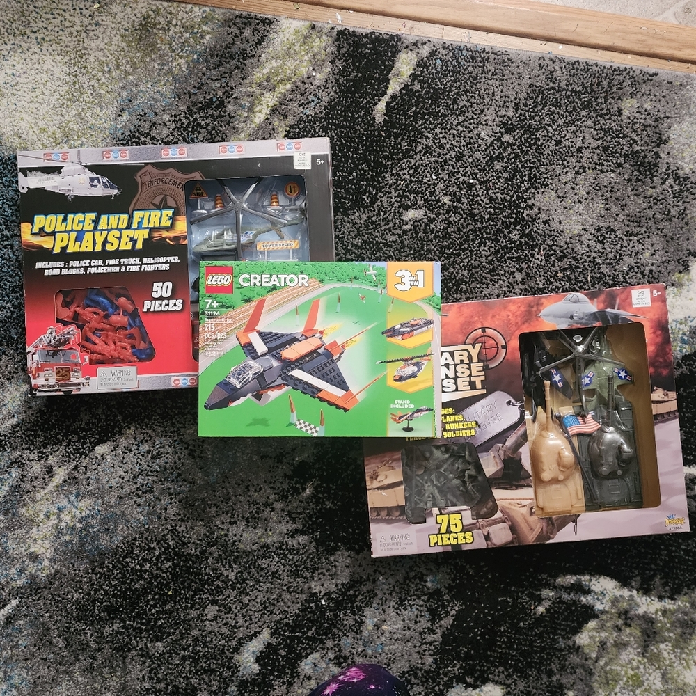 Boys toy bundle- Lego, military and police sets - Picture 11 of 13